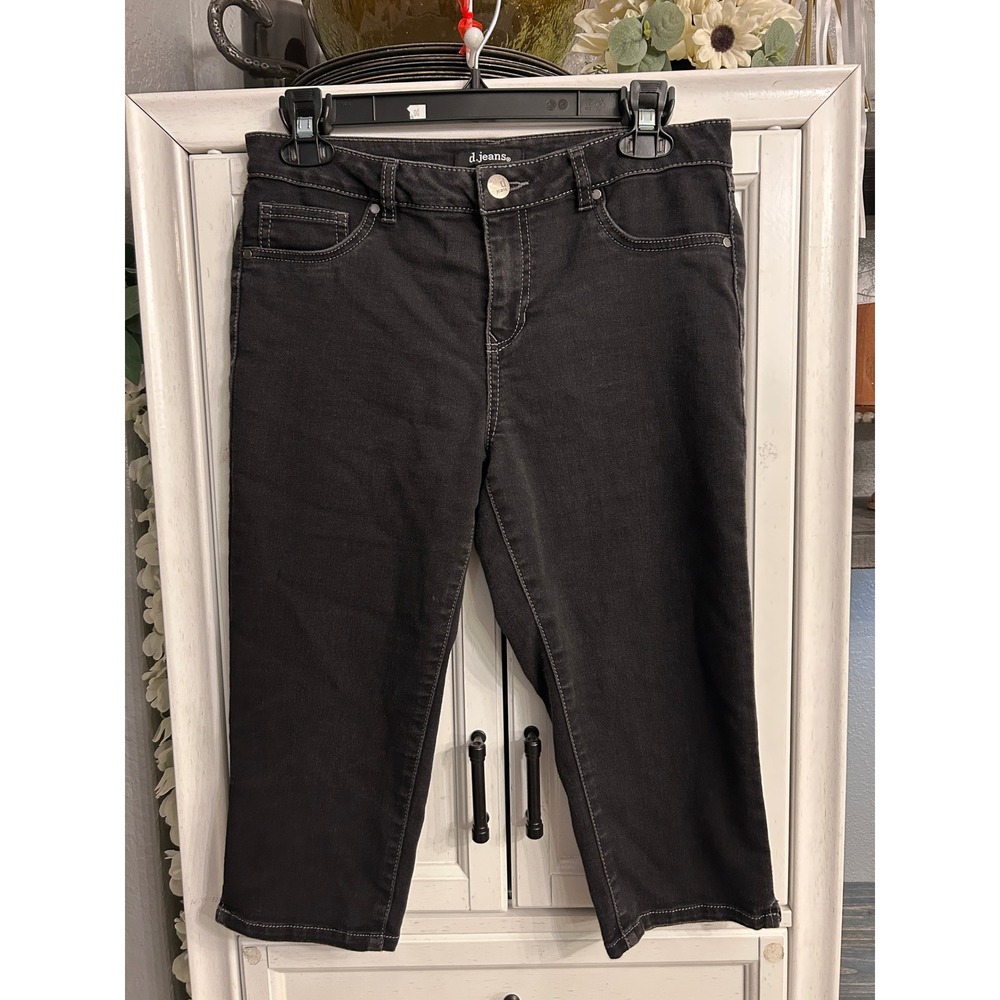 Black Stretch Denim Capri Pants Embellished Back Pockets Size 8 Stretchy - Picture 8 of 9